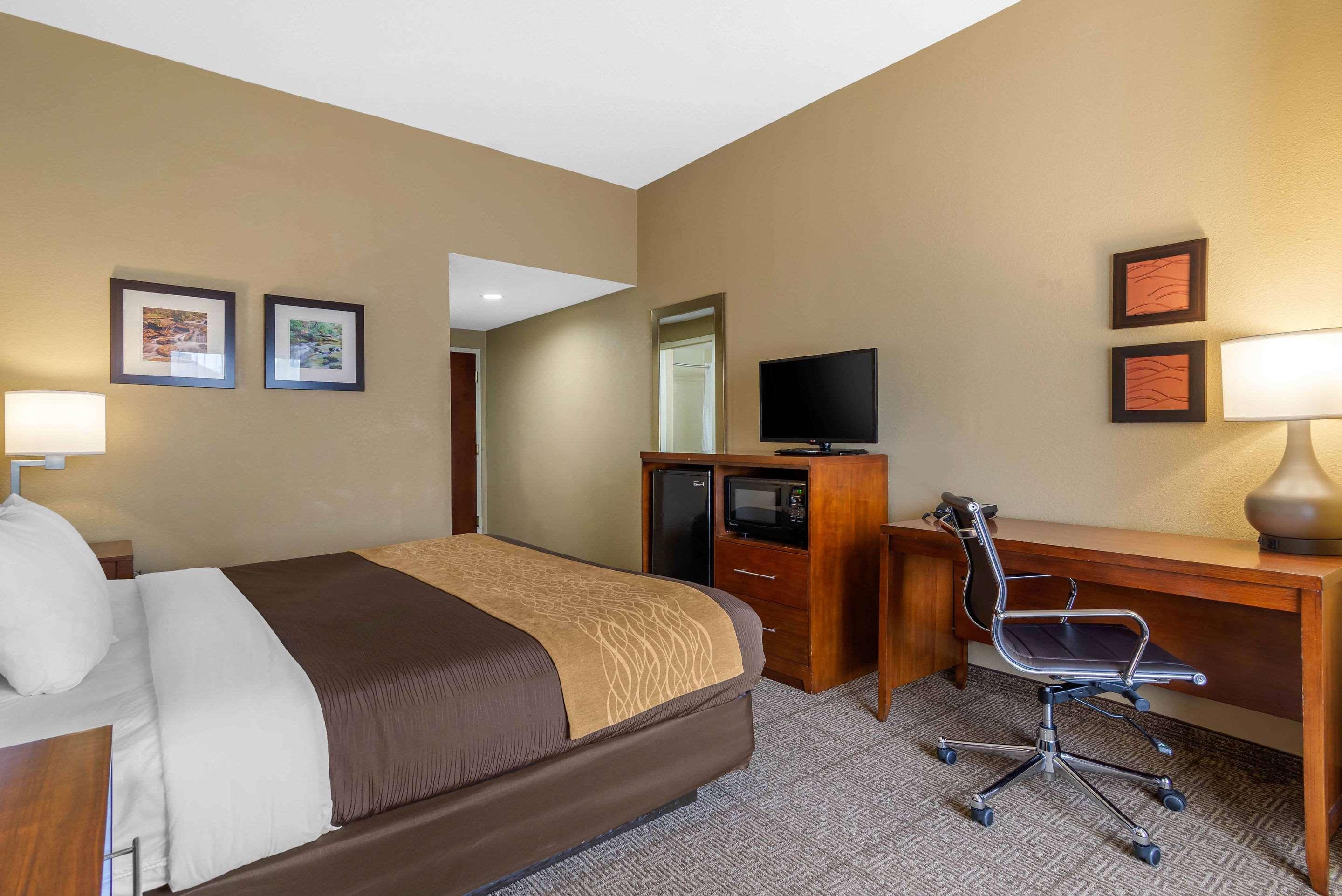Comfort Inn & Suites Peachtree Corners Норкрос Екстер'єр фото